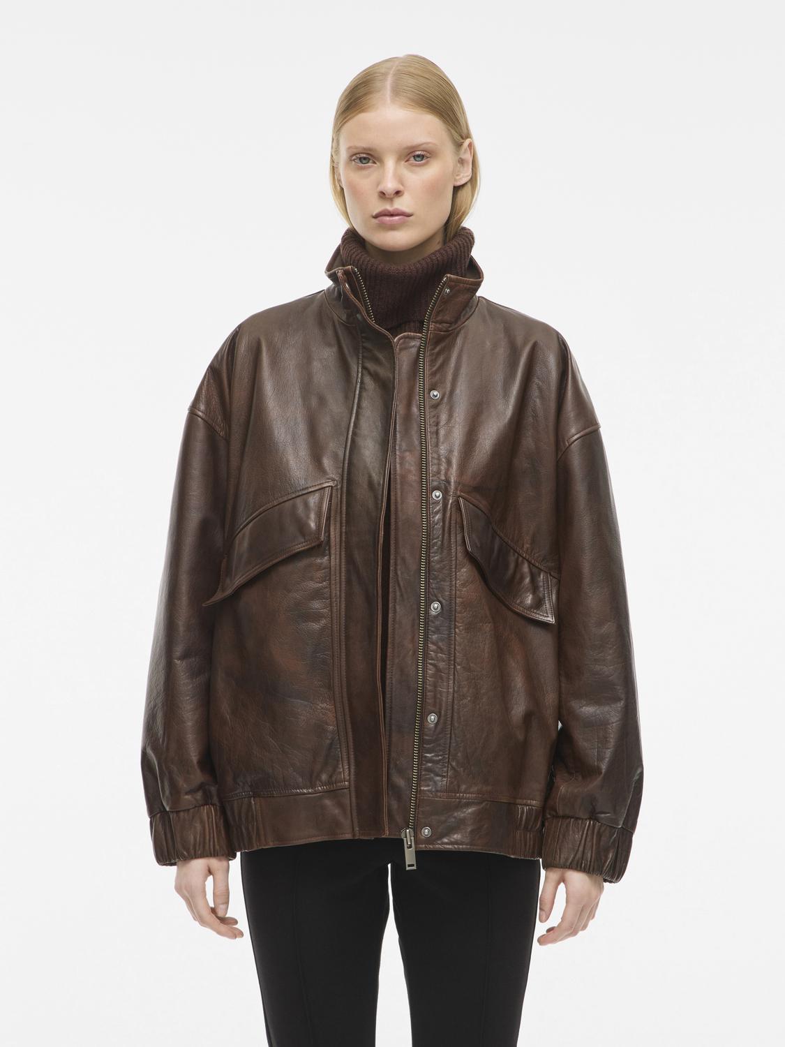 model_shot-front